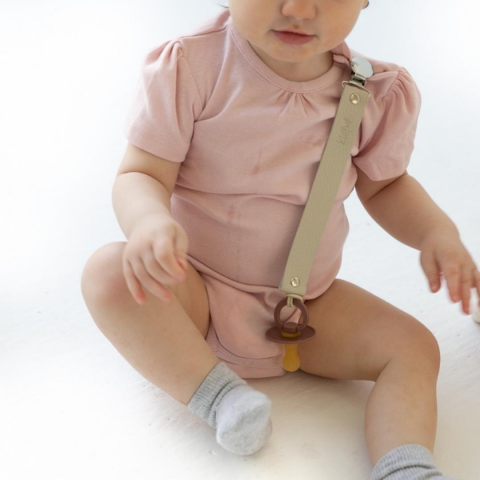 Kidful Bitkisel Boyalı Deri Emzik Askısı - Sage