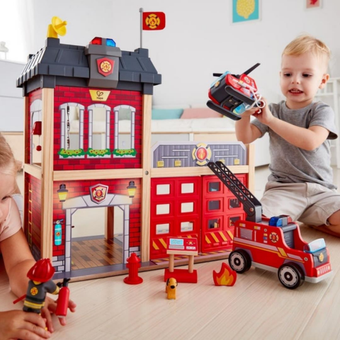 Hape Oyuncak Şehir İtfaiye İstasyonu / City Fire Station