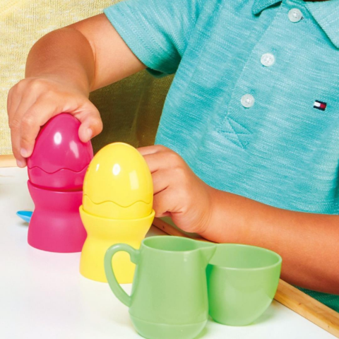 Tomy Saklambaçlı Yumurta Kule Seti / Hide & Squeak Egg Stackers