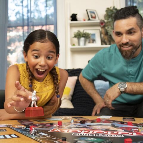 Hasbro Monopoly Şanslı Kaybedenler 8+Yaş Eğlenceli Aile Oyunu