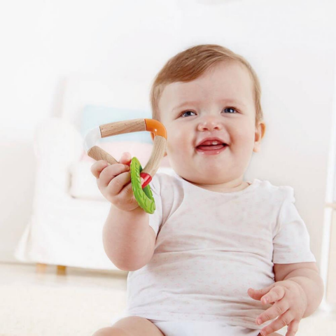 Hape Double Triangle Üçgen Diş Kaşıyıcı / Double Triangle Teether