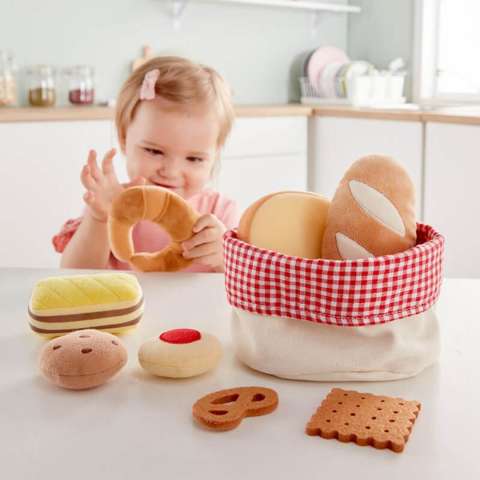Hape Toddler Oyuncak Ekmek ve Sepeti / Toddler Bread Basket