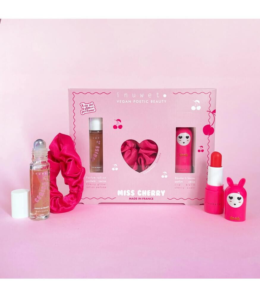 Inuwet Miss Cherry Set -Pembe Saç Tokası, Kiraz Kokulu Parfüm ve Kiraz Aromalı Dudak Nemlendiricisi
