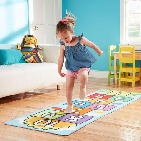 Melissa&Doug Oyun Halı Seti - Sek Sek / Hop & Count Hopscotch Rug