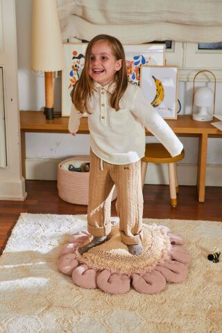 Yer Minderi, Pink Daisy