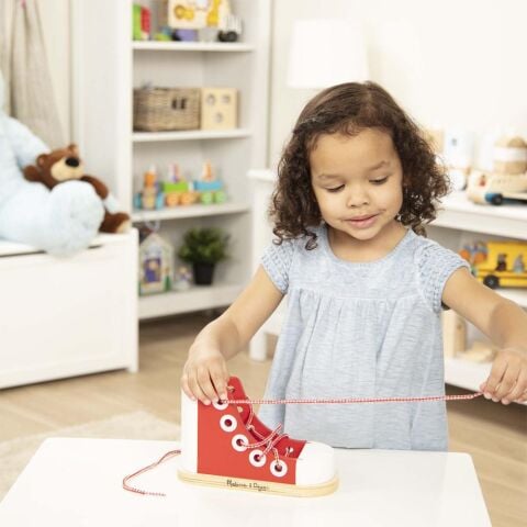 Melissa&Doug Ahşap Ayakkabı Bağlama - Wooden Lacing Shoe