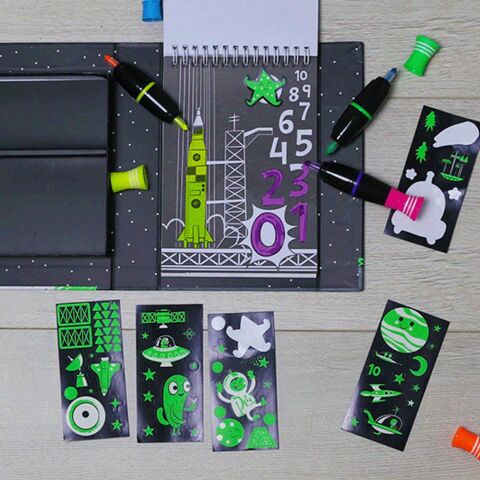 Tiger Tribe Neon Boyama Seti / Outer Space - Neon Colouring Set