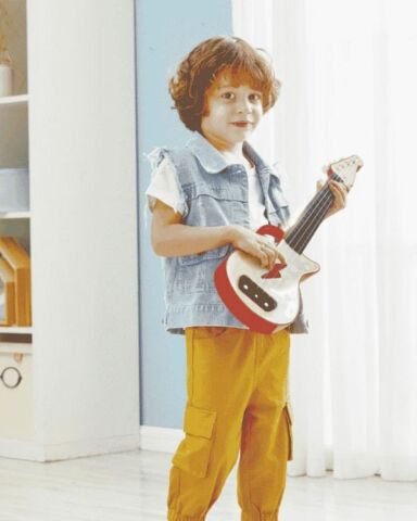 Hape Işıklı Öğretici Ukulele