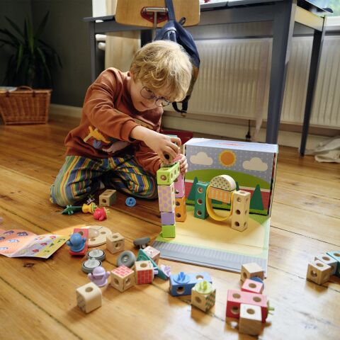 Melissa & Doug - Blockables - Kasaba Oyun Seti - 73 parça